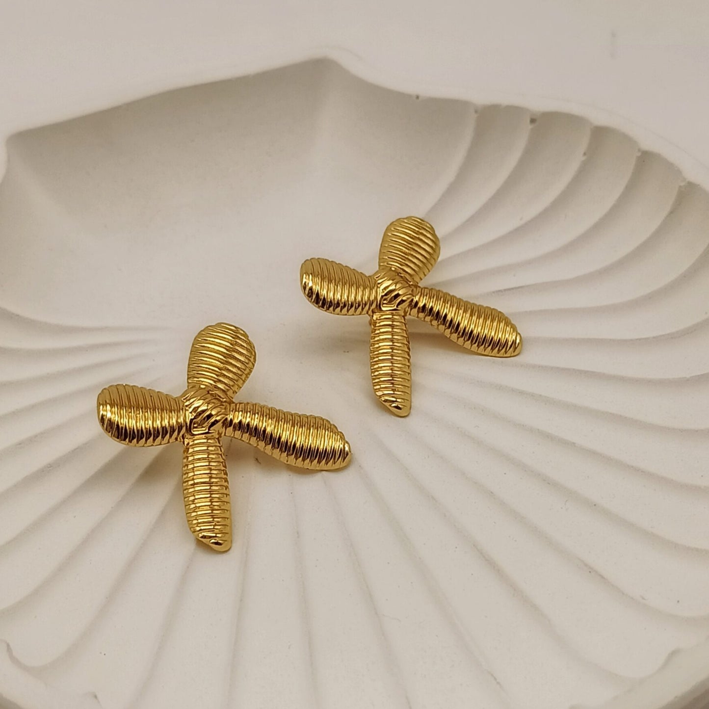 Luxurious Anti Tarnish bow knot Gold Earring for women