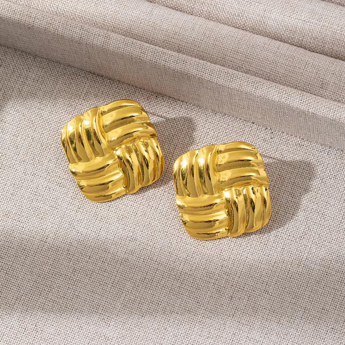 Luxurious Anti Tarnish Simple Style Cool Style Square Gold Ear Stud Earring