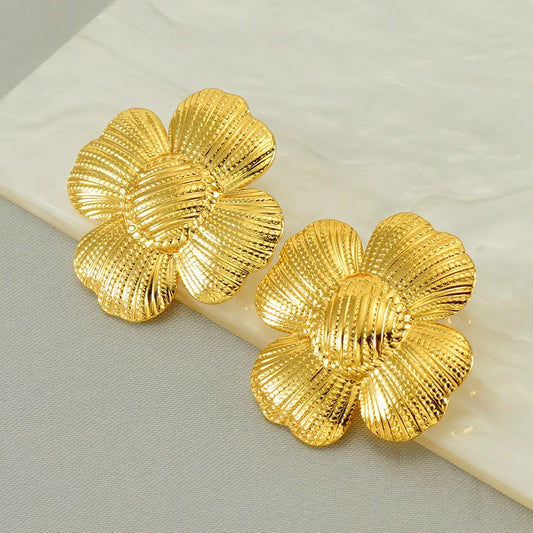 Luxurious anti tarnish Gold flower matt finish earring