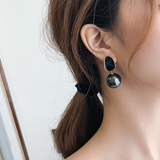 Korean Luxurious Black pearl drop earring