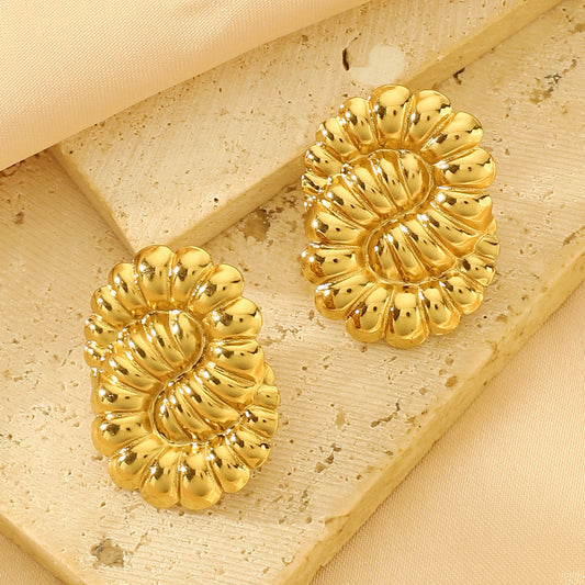 Luxurious Unique Anti Tarnish Gold Earring for women