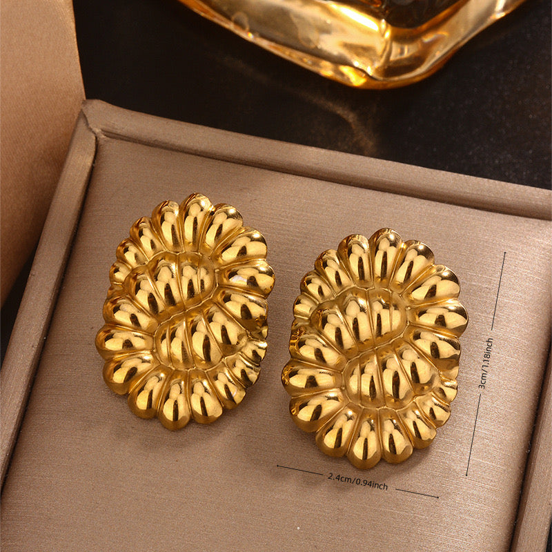 Luxurious Unique Anti Tarnish Gold Earring for women