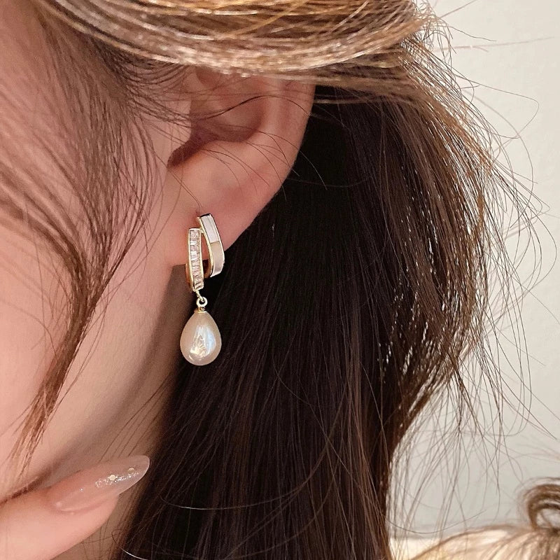 Korean pearl Gold And White zirconia beautiful Earring