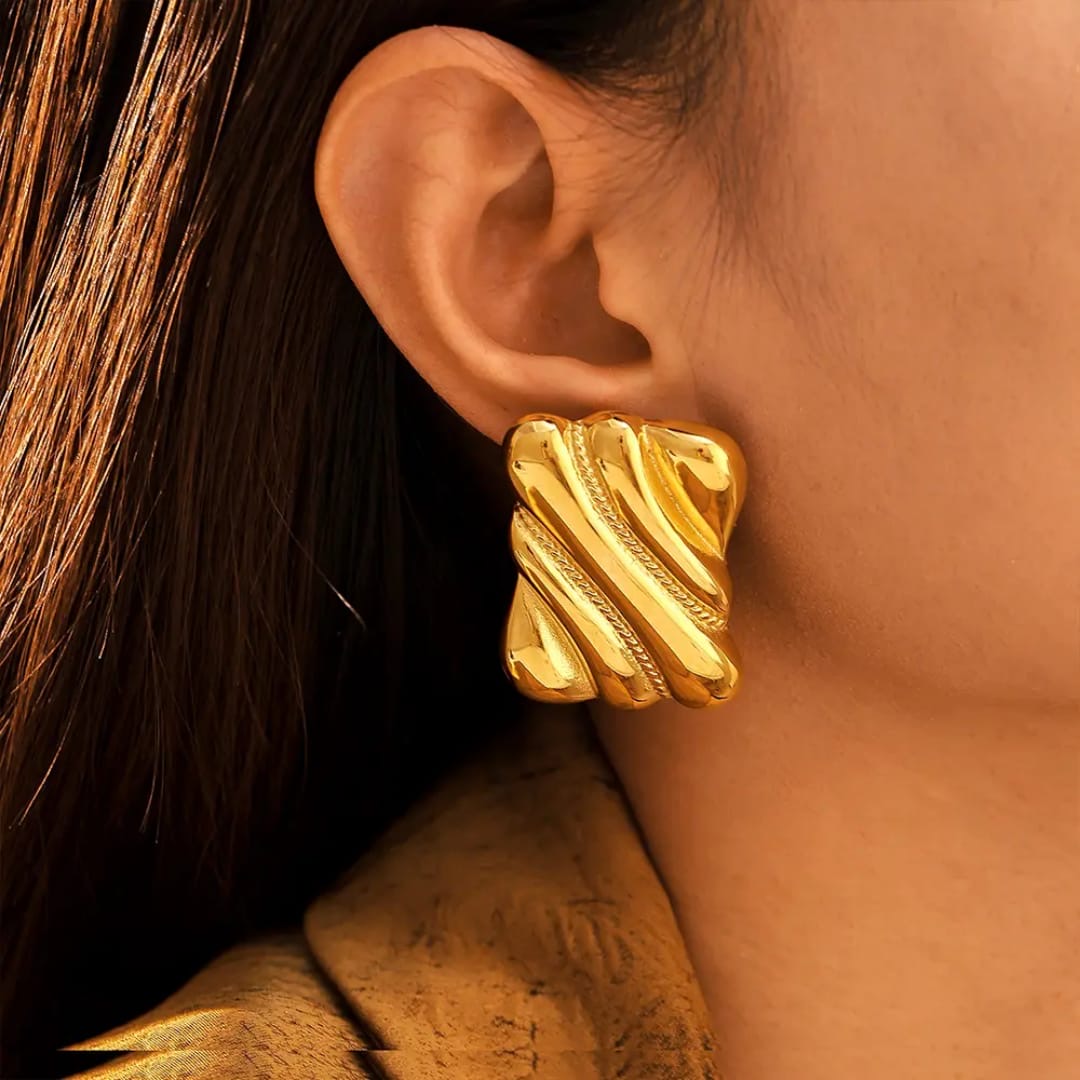 Luxurious Anti-Tarnish adorable square earring