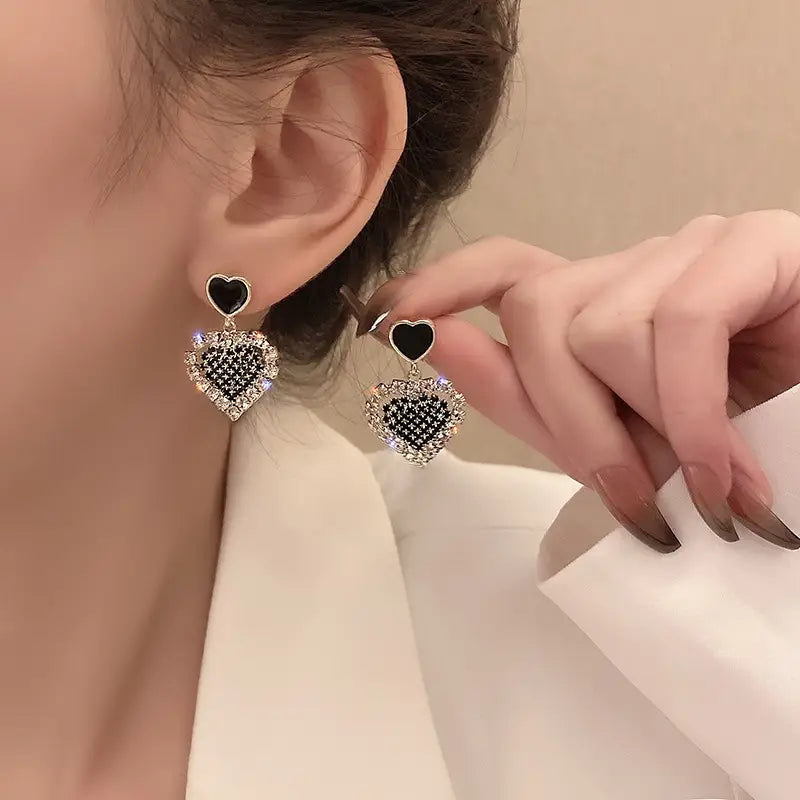 Korean Premium Zirconia Black Heart Drop Earring3