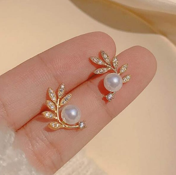 Korean Leaf Pearl Luxurious Rhinestone Stud Earring3
