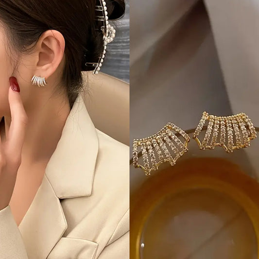 korean Elegant C-Shaped Zirconia Earring3