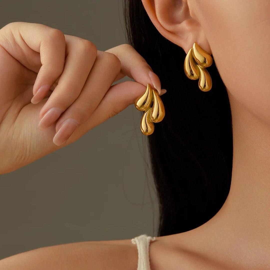 Korean beautiful Anti Tarnish teardrop stud Earring