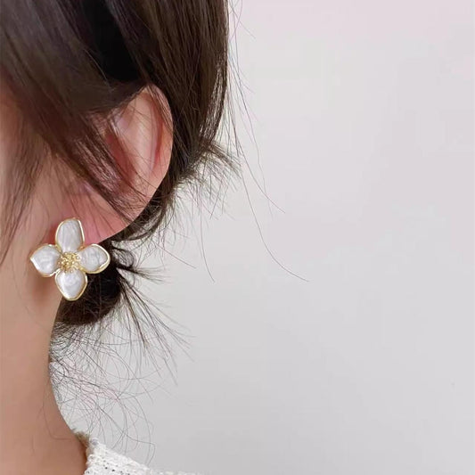Korean white and gold premium Earring