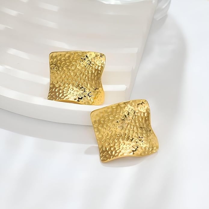 Anti tarnish beautifull golden shine stud earring