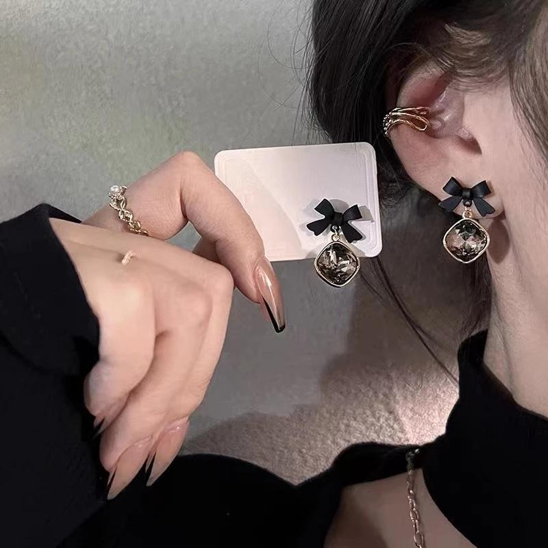 Korean Elegant Lady Black Zircon Bow Dangle Earring3