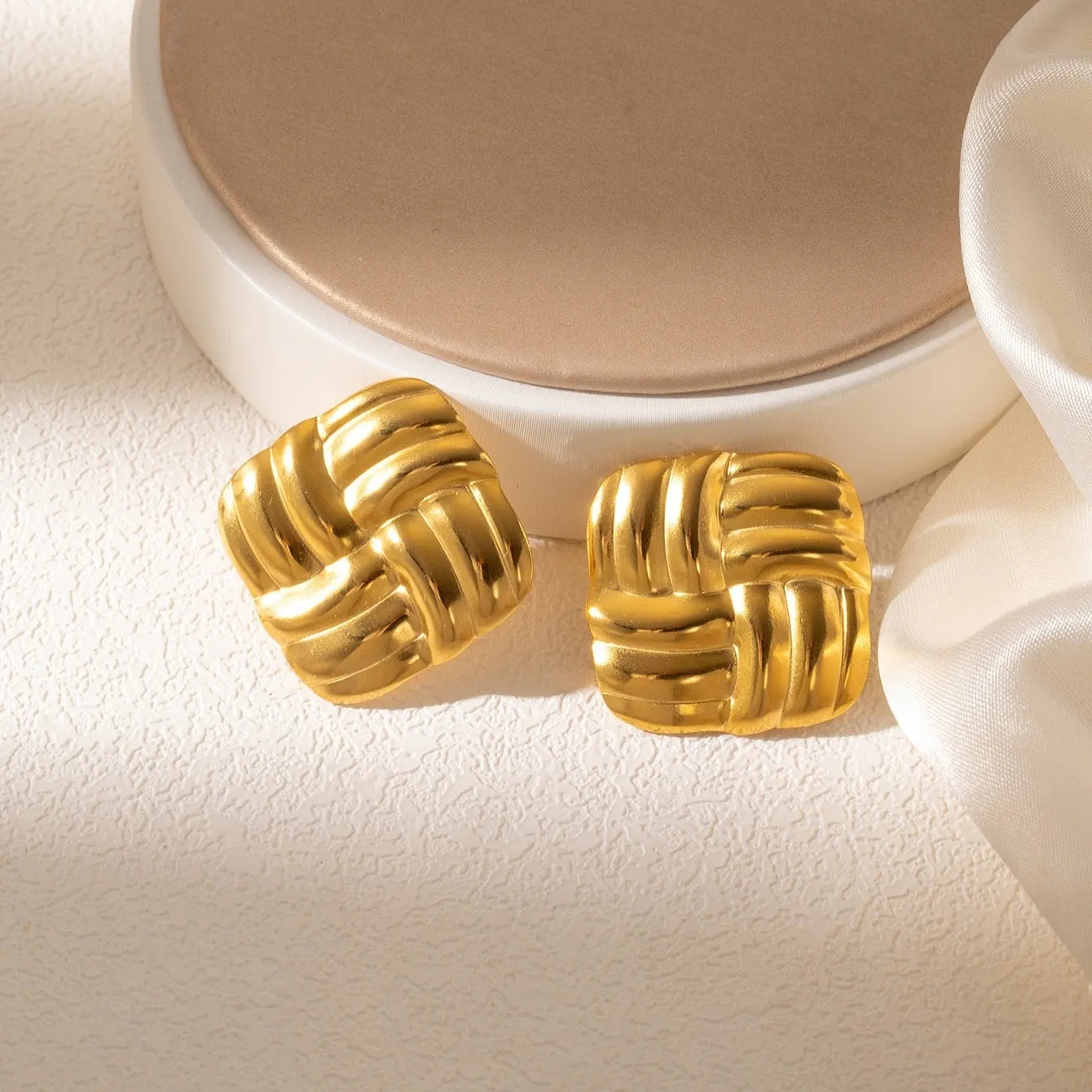 Luxurious Anti Tarnish Simple Style Cool Style Square Gold Ear Stud Earring