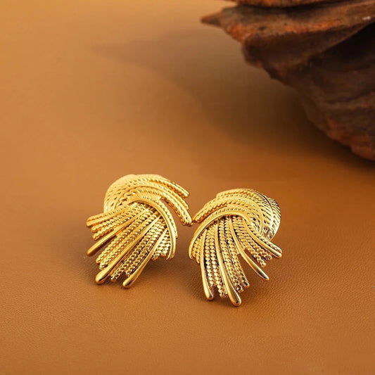 Anti-Tarnish Metal Twisted beatiful Gold Earring