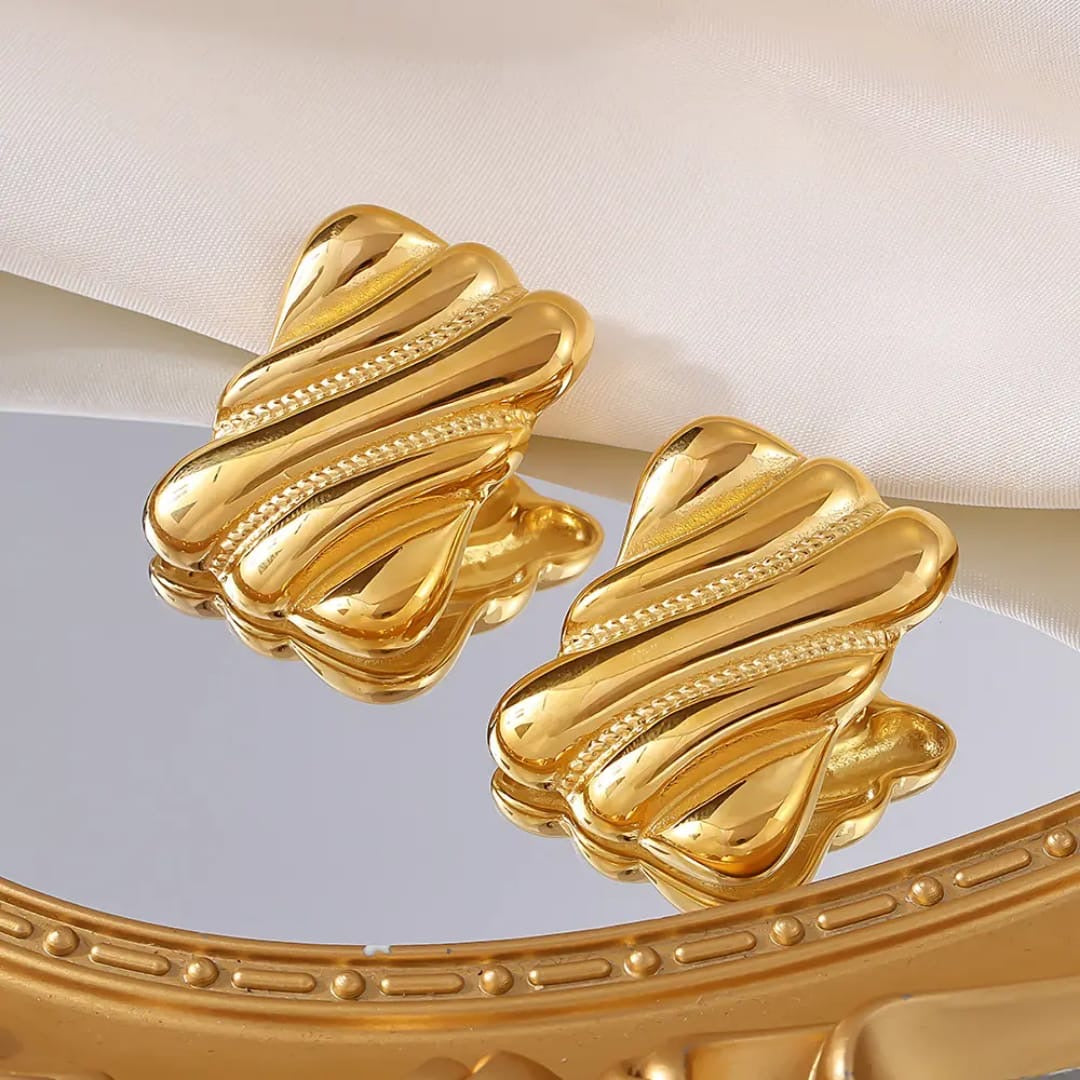 Luxurious Anti-Tarnish adorable square earring