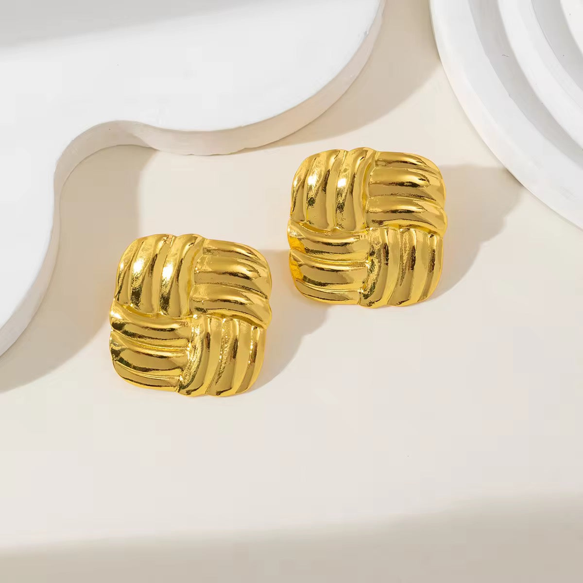 Luxurious Anti Tarnish Simple Style Cool Style Square Gold Ear Stud Earring