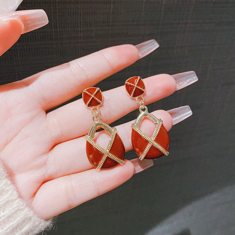 Korean Exquisite and elegant geometric earrings with a touch of luxury