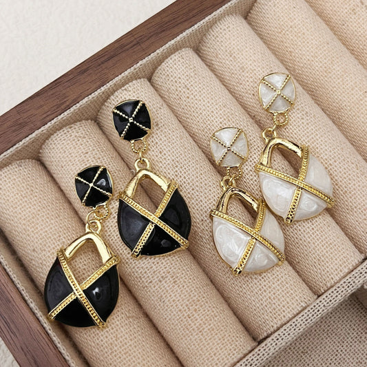 Korean Black Gold Luxurious Earring3