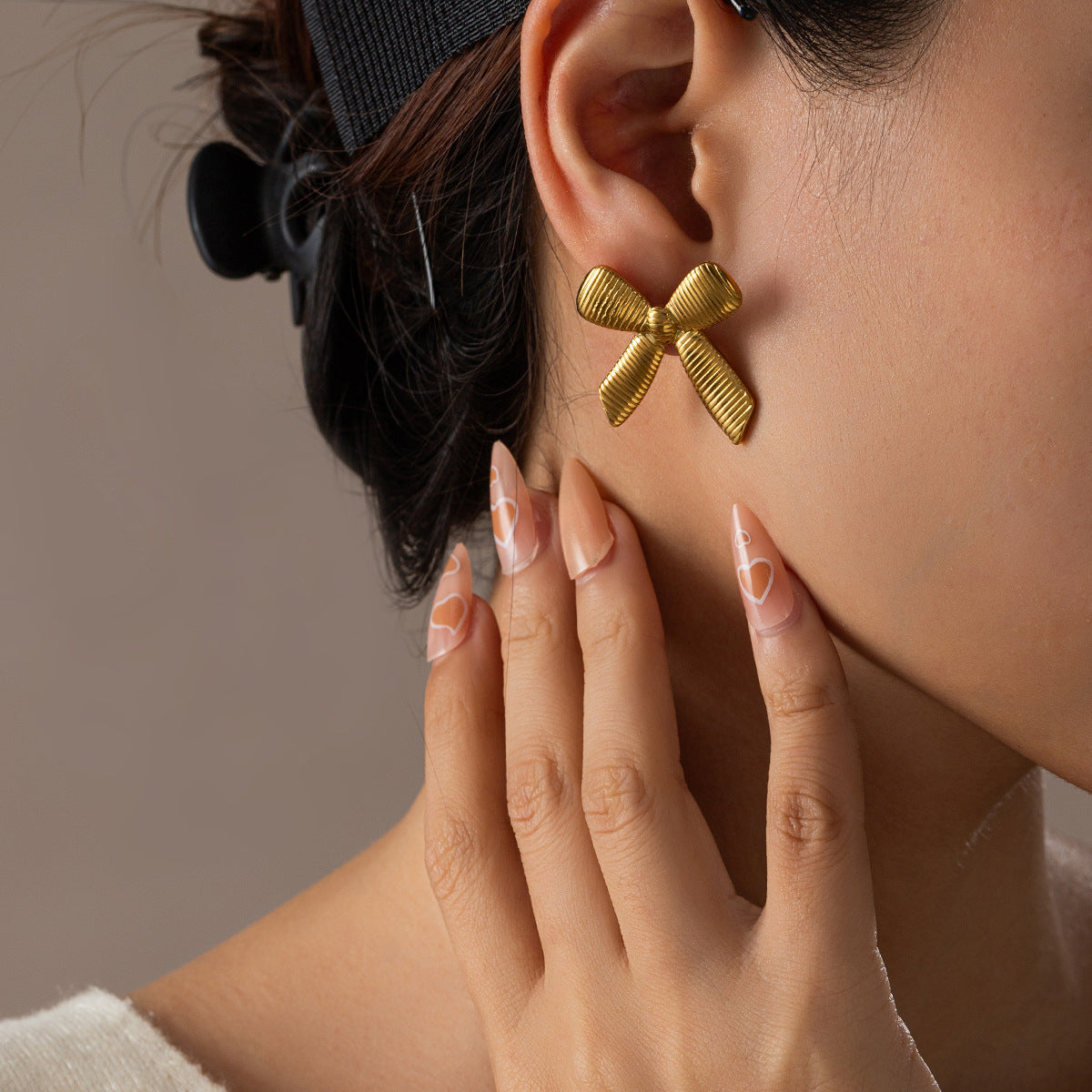 Luxurious Anti Tarnish bow knot Gold Earring for women