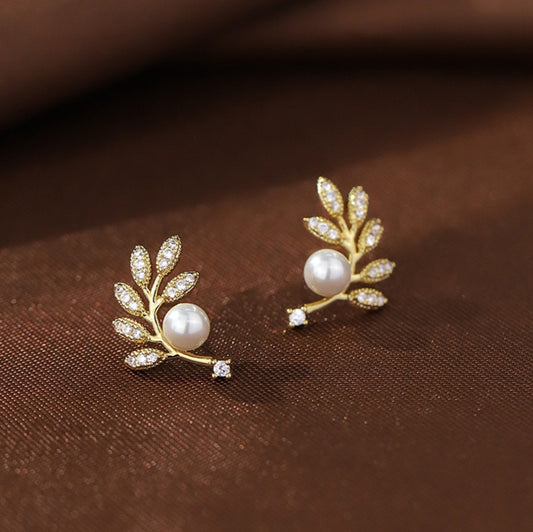 Korean Leaf Pearl Luxurious Rhinestone Stud Earring