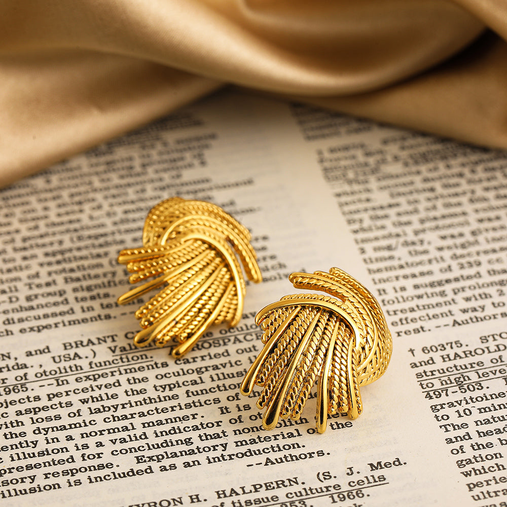 Anti-Tarnish Metal Twisted beatiful Gold Earring