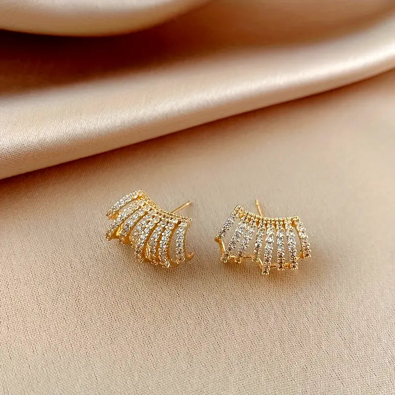 korean Elegant C-Shaped Zirconia Earring3