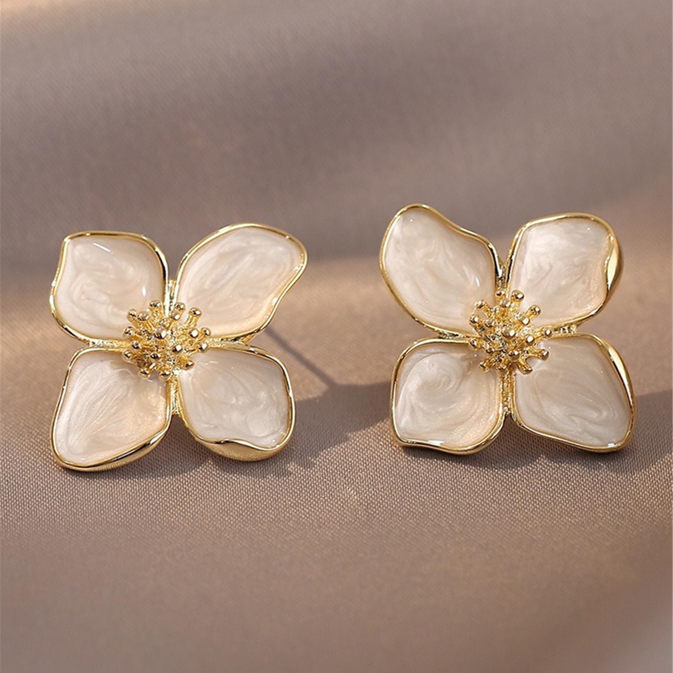 Korean white and gold premium Earring