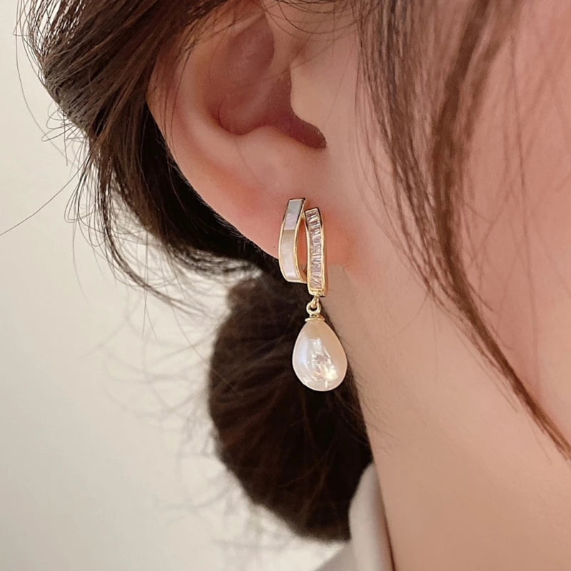 Korean pearl Gold And White zirconia beautiful Earring