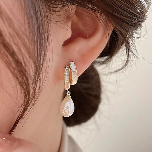 Korean pearl Gold And White zirconia beautiful Earring