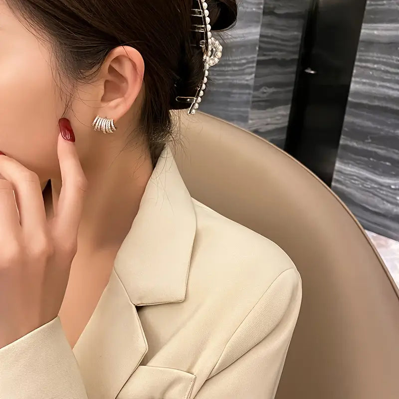 korean Elegant C-Shaped Zirconia Earring3