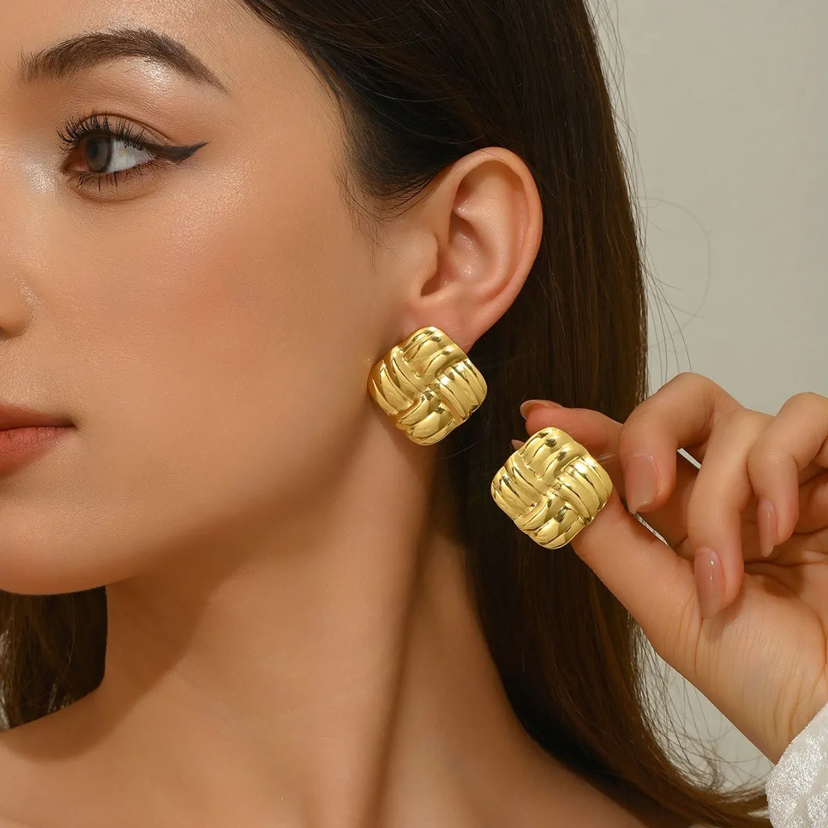 Luxurious Anti Tarnish Simple Style Cool Style Square Gold Ear Stud Earring